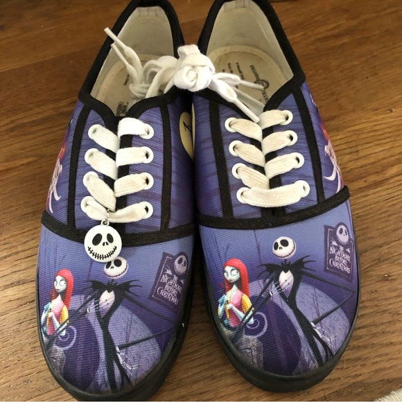 Disney Nightmare Before Christmas Women’s Sneaker by Bradford Exchange Size 6 - Picture 1 of 11
